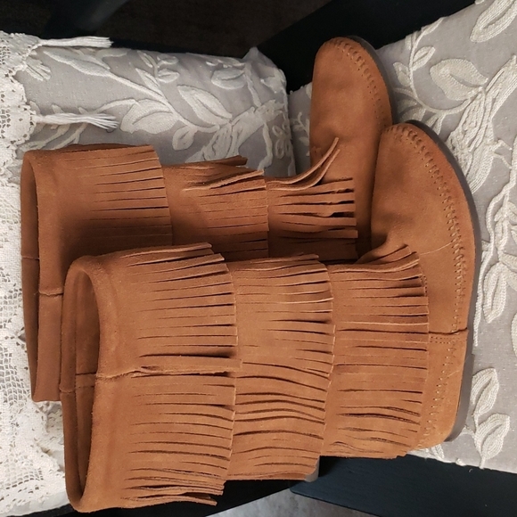 3-Layer Fringe Boot Minnetonka boots - Picture 3 of 16